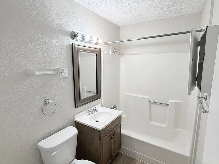 6534 Kimball Ave — Photo 10