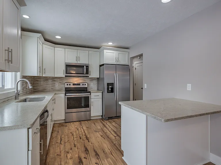 13511 Schirra St — Photo 7