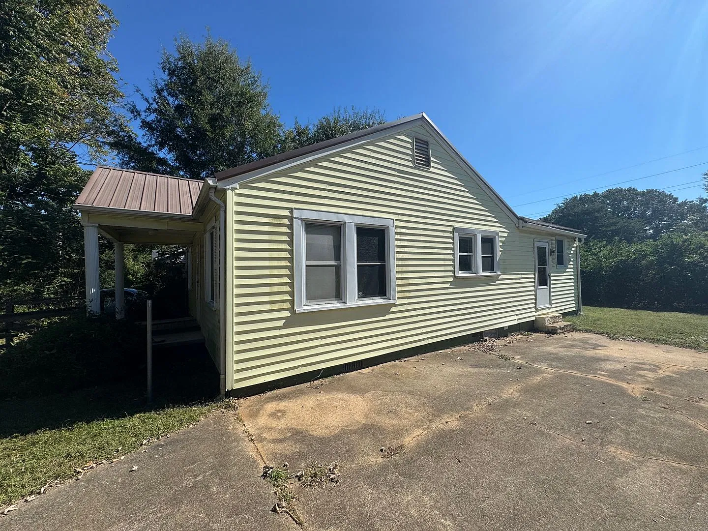 2/1 close to uptown Shelby, NC -- Cleaning will be done — Photo 3