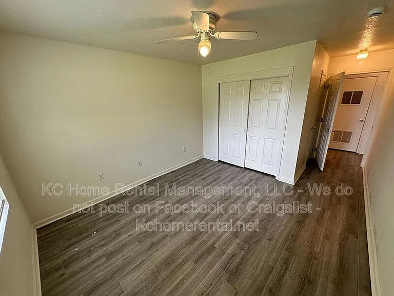4319 Jackson Ave — Photo 12