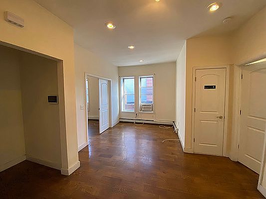 4th image of 2097 Dean St #2B