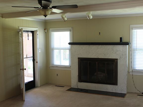 4th image of 1105 Kings Way Dr