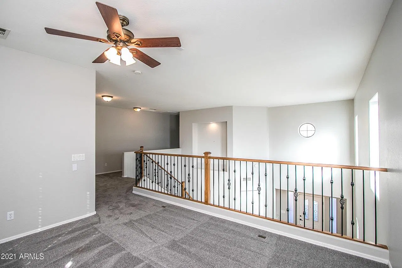5 bed, 3050 sqft, $3,250 — Photo 4