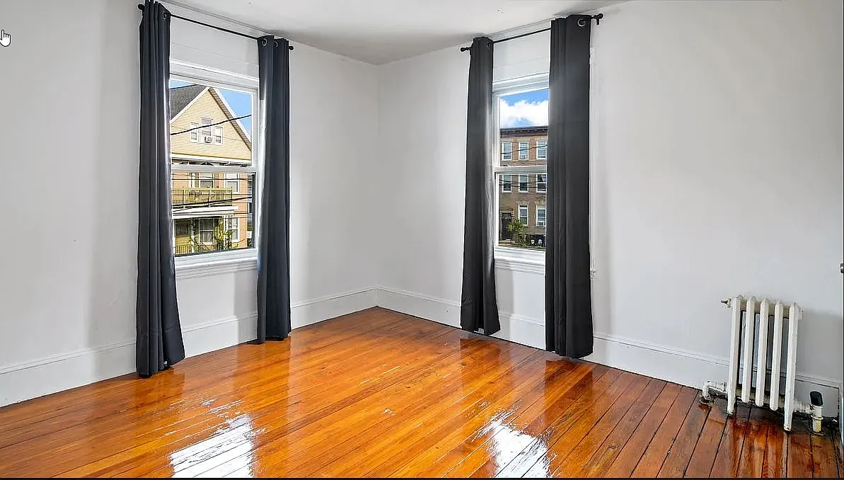 6 bed, 2500 sqft, $5,400 — Photo 3