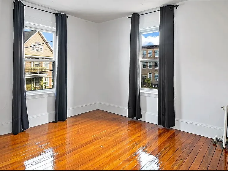 4 Haskell St #1A — Photo 3