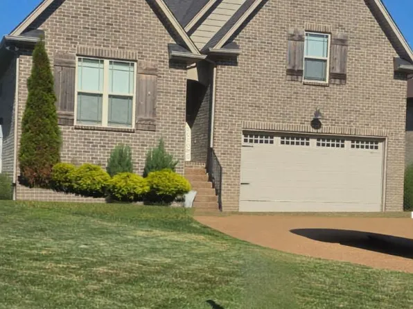 105 Grayson Ln, White House, TN 37188