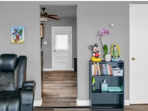 3rd image of 7327 Alpine Dr