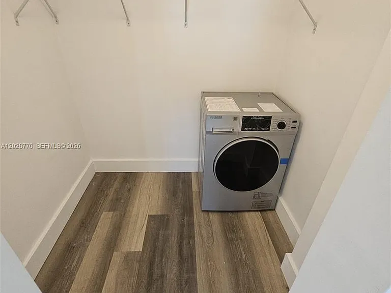 8101 Crespi Blvd #304 — Photo 17