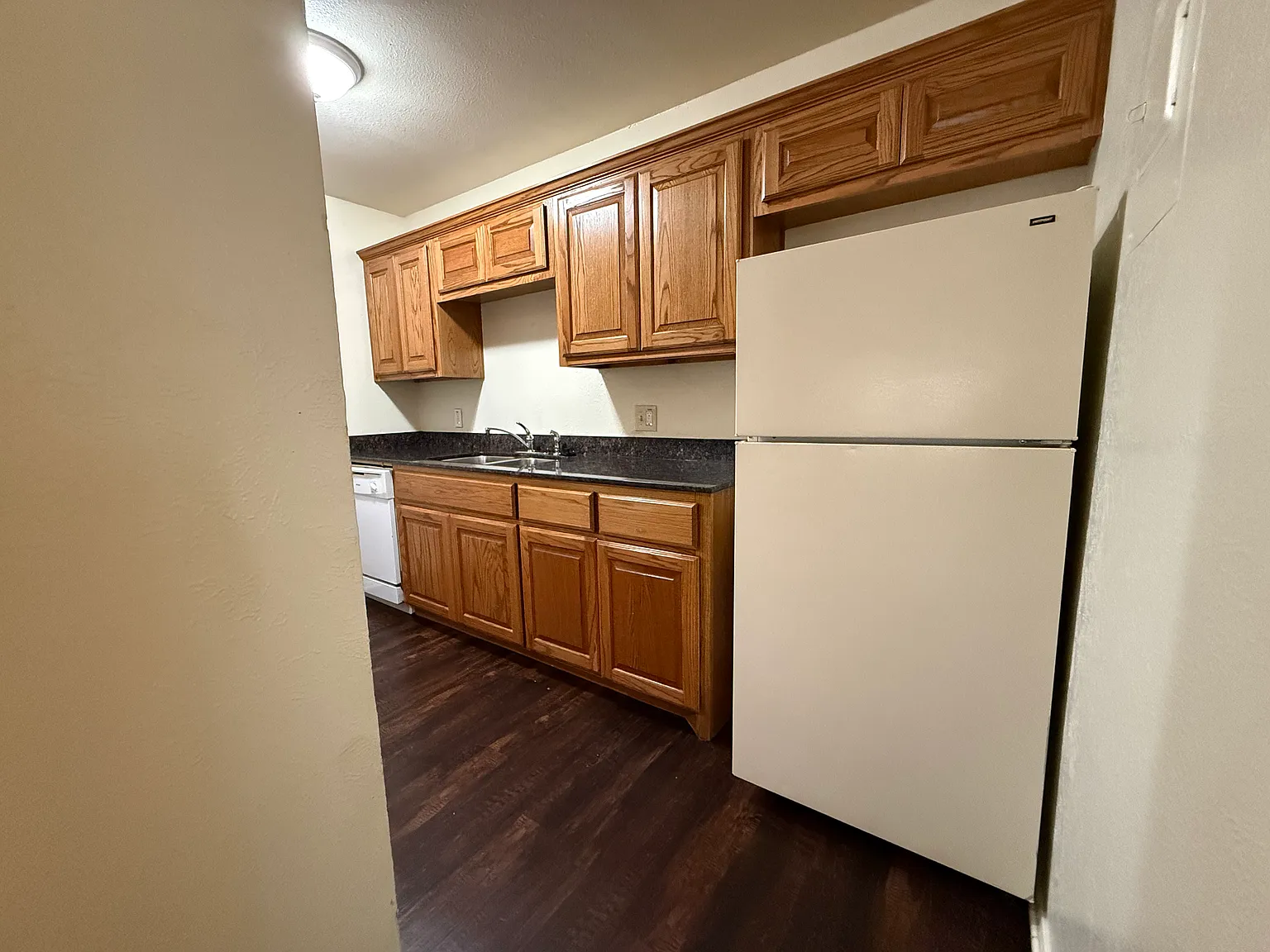 2 bed, 833 sqft, $1,100 — Photo 4