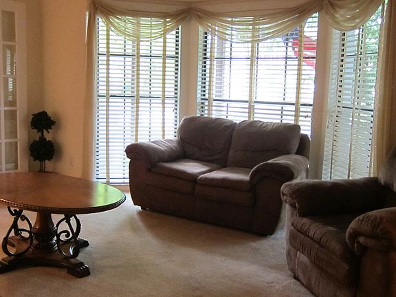 4th image of 15615 Cashmere Ln