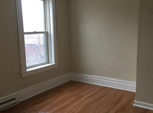 1402 4th Ave APT 3, Coraopolis, PA 15108