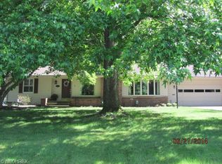1160 Woodside Dr, Amherst, OH 44001
