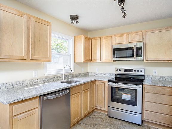 5th image of 2415 11th St
