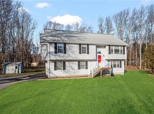 65 Jenckes Hill Rd, Lincoln, RI 02865