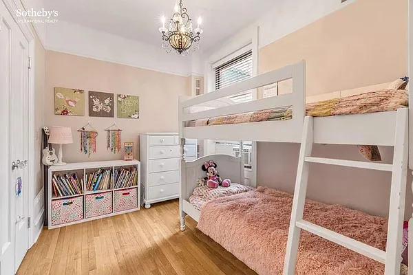 Sold by Sotheby's International Realty | media 22