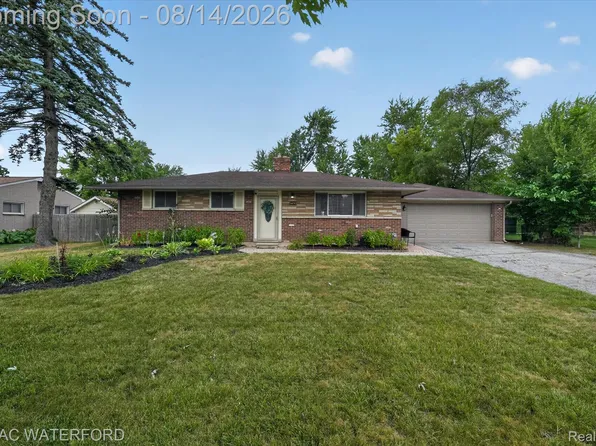 3476 Levee St, Waterford, MI 48329
