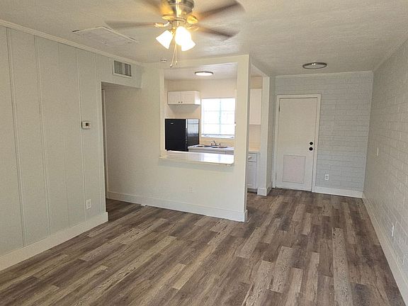 3rd image of 1714 W Glenrosa Ave #E