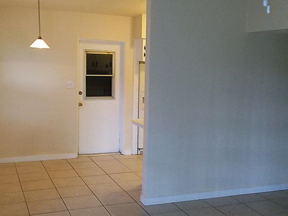 5th image of 2321 Pembrook Dr