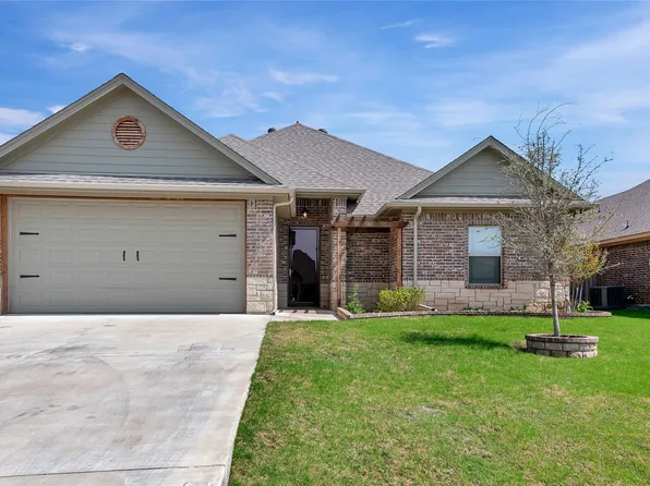 3305 Arrow Creek Dr, Granbury, TX 76049