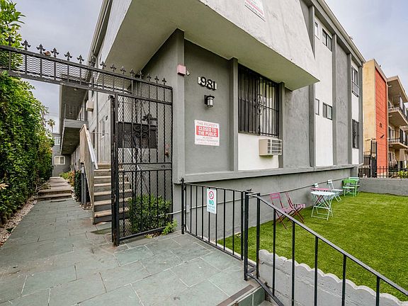 2nd image of 981 Elden Ave #4