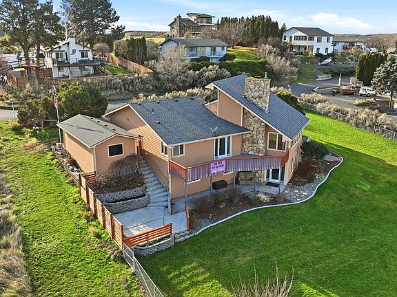 4th image of 33981 Hill Top Dr