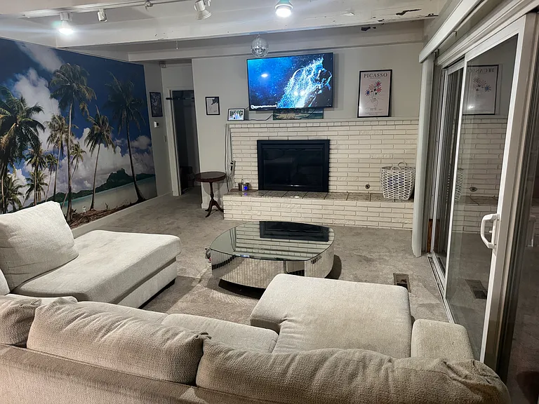 607 Lighthouse Ave — Photo 5