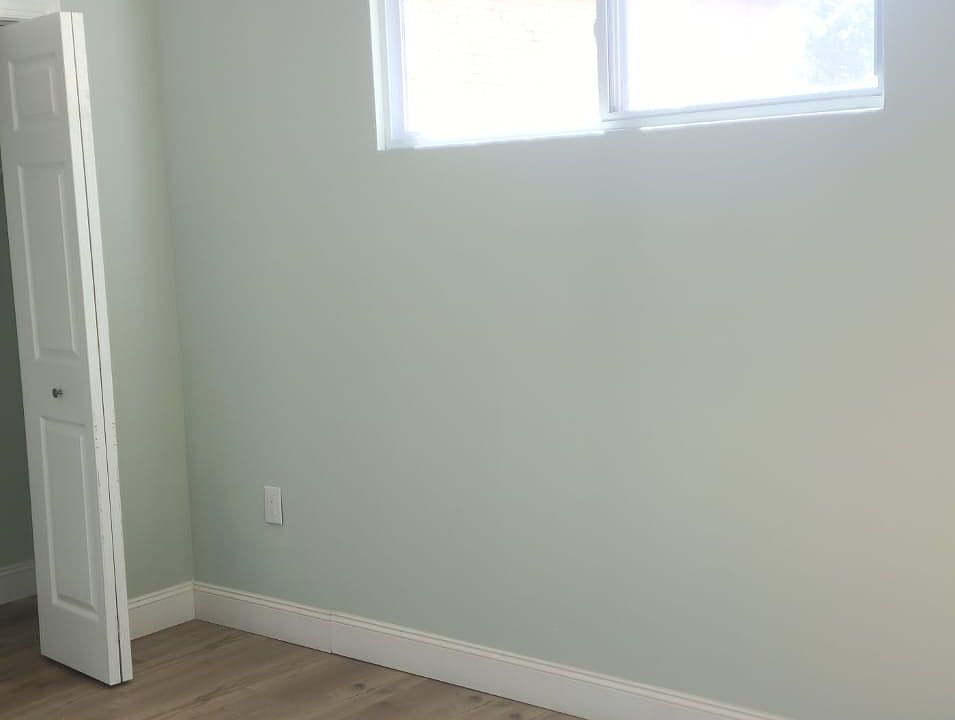 1st bedroom.