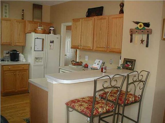 3rd image of 95 Creekside Dr