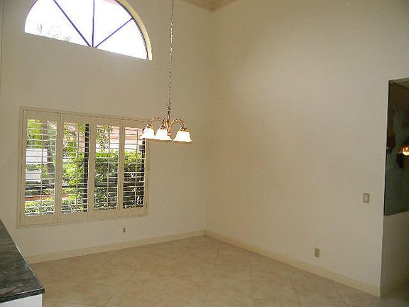 4th image of 4901 SW Parkgate Blvd