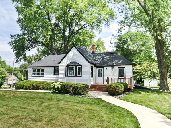 1636 South Triangle AVENUE, New Berlin, WI 53151