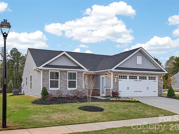 2nd image of 609 Nesbe St