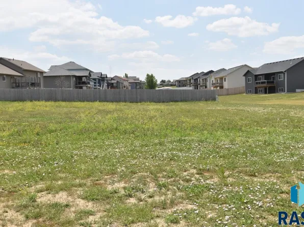 3317 E Broken Arrow St, Sioux Falls, SD 57103