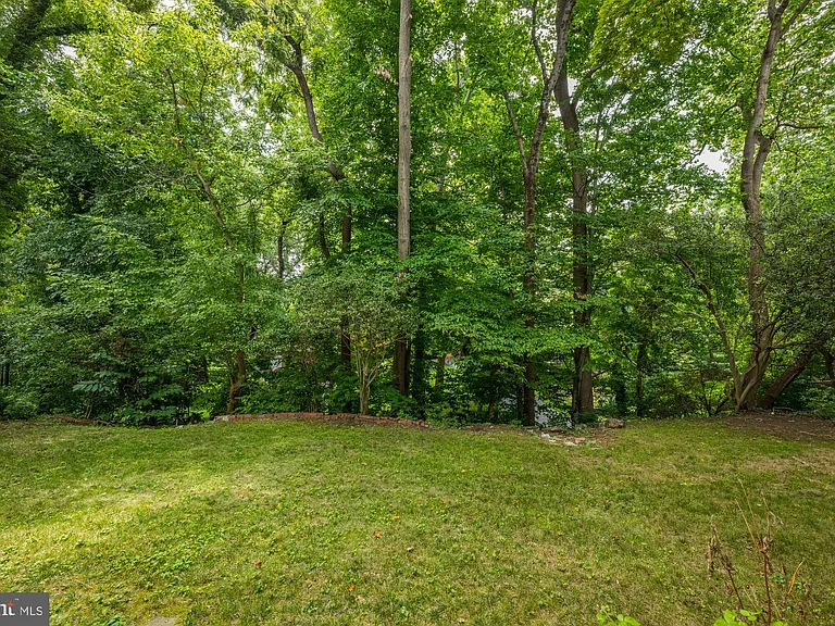 2816 Ellicott St NW — Photo 35
