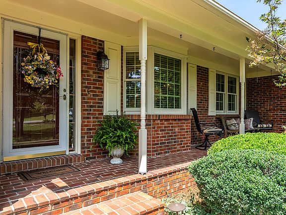 5th image of 123 Carolyn Ln