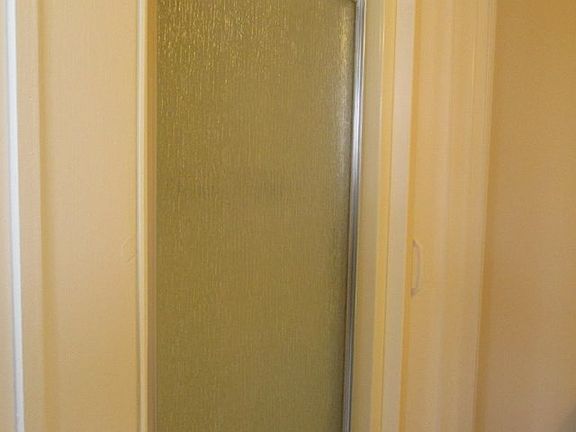 4th image of 206A Thorne St