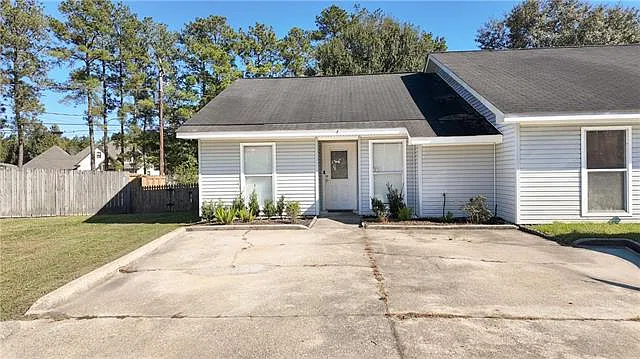 14267 Woodlands Dr — Photo 2