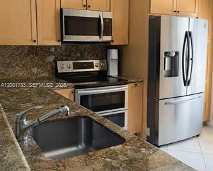 2661 NE 164th St #Townhouse 40 — Photo 3