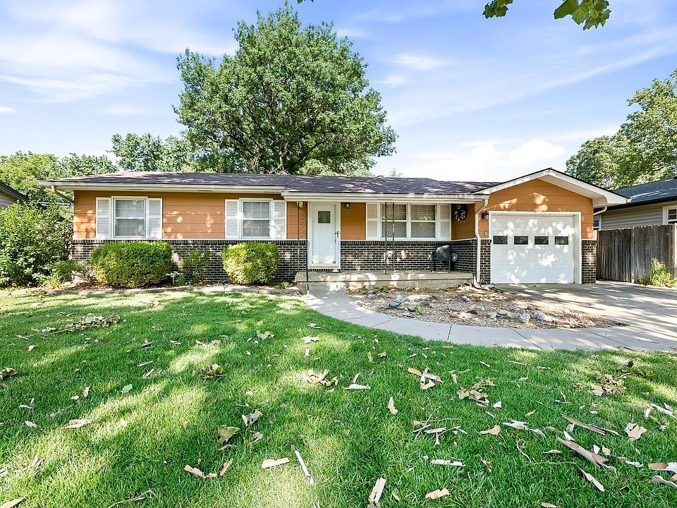 1st image of 1209 N Sunset Dr