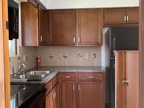 3rd image of 1380 Beechnut Dr
