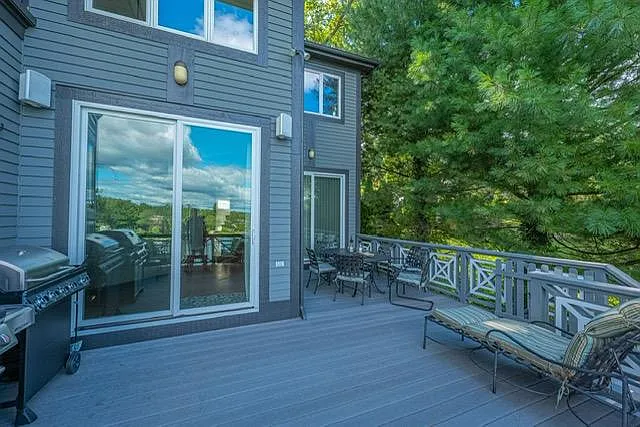 20 Shore Rd — Photo 95