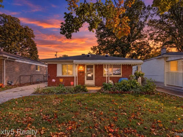 4495 Croissant St, Dearborn Heights, MI 48125