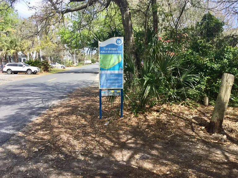 422 Sea Breeze Dr — Photo 16