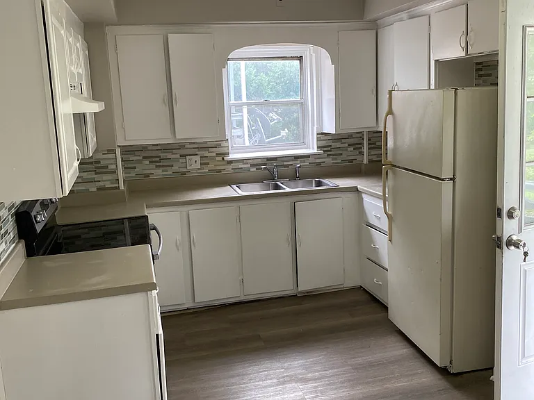 532 Breck St #2F — Photo 4