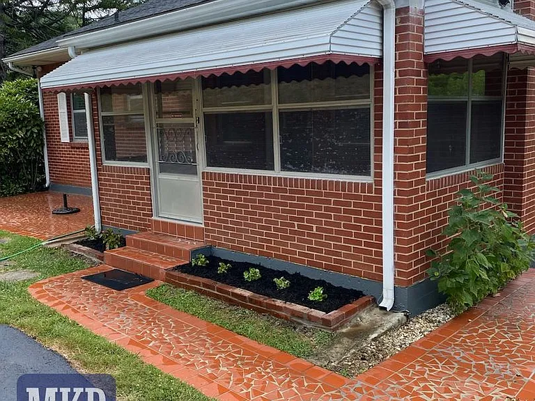 6099 Franklin Rd — Photo 2