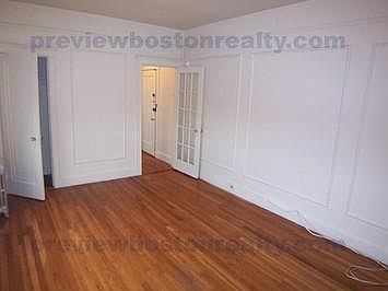 2nd image of 66 Chiswick Rd #298