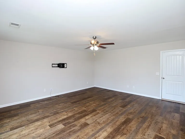 3680 Moseley Dr — Photo 27