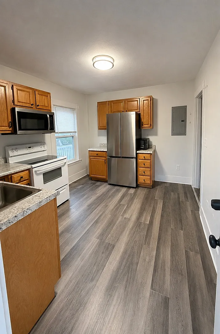 4 bed, 1200 sqft, $3,600 — Photo 4