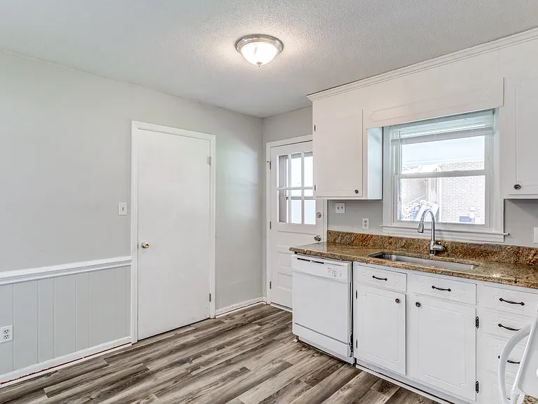 4505 Castlebar Dr — Photo 22