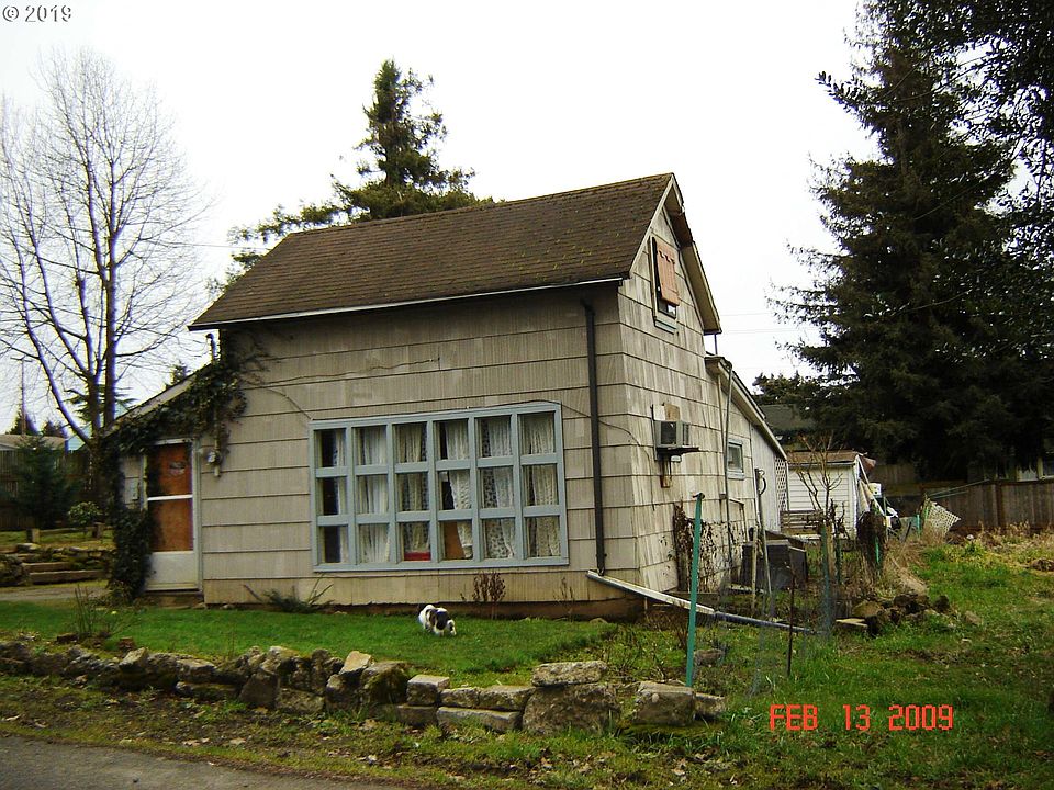 1st image of 1211 W McLoughlin Blvd