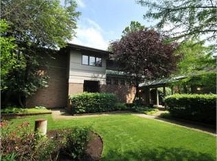 1147 Black Stallion Ct, Naperville, IL 60540